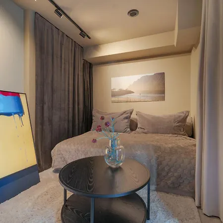 Signature Compact By Arctic Seasons *